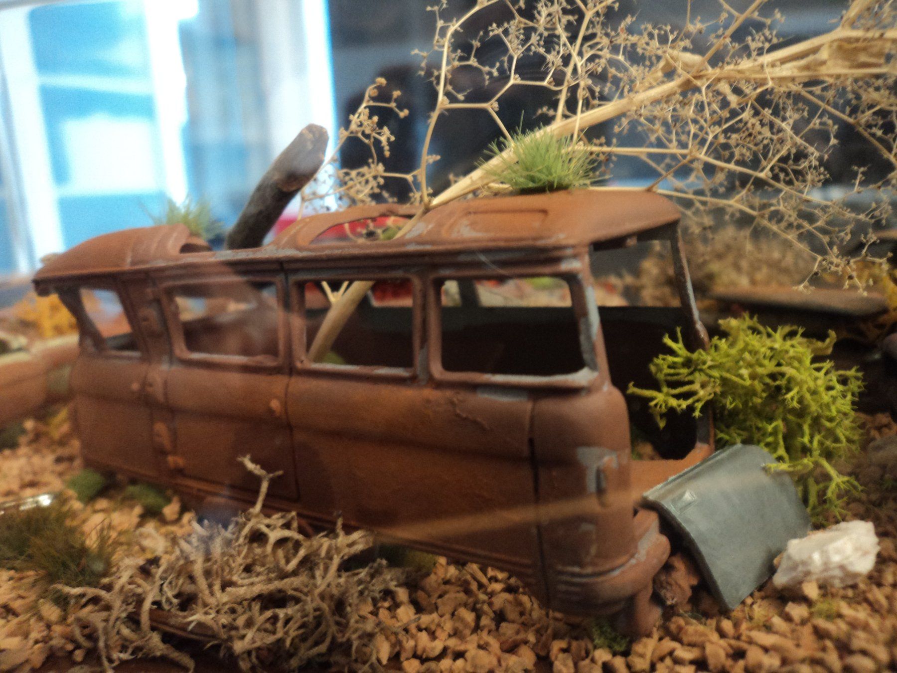 Volkswagen Modellini d'auto: Diorama Schrottplatz 1/43 mit 2x VW Scirocco, VW Käfer – Nuovo (secondo la descrizione) da Schwarzenburg venduto da modelCARama 3