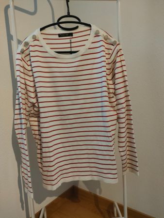 Unkomplizierter und wunderschöner Damen Pulli in Rot