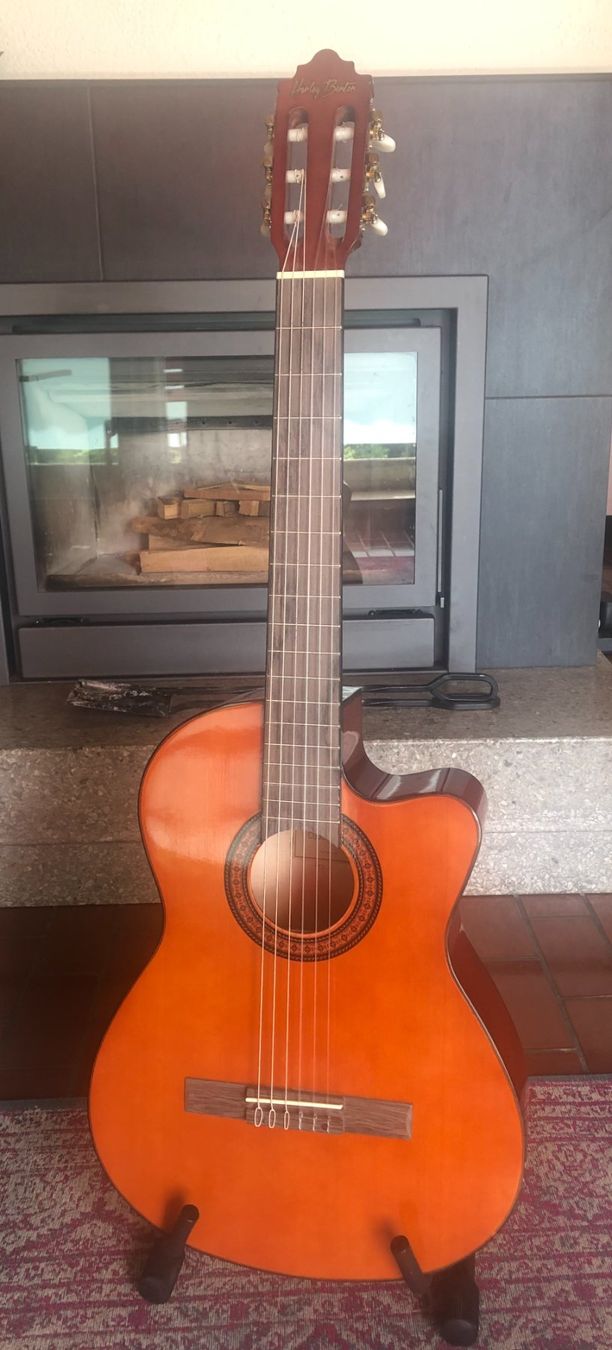 Strumenti musicali: Guitare éléctro acoustque avec ampli Fender – Usato da Les Pontins venduto da dom2010 2