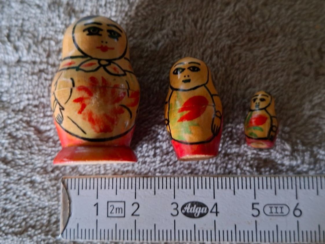 Case e mobili per bambole: Wunderschöne Babuschka Puppen 3er Set handbemalt, Puppehaus – Nuovo (secondo la descrizione) da Otelfingen venduto da silver-moon 3