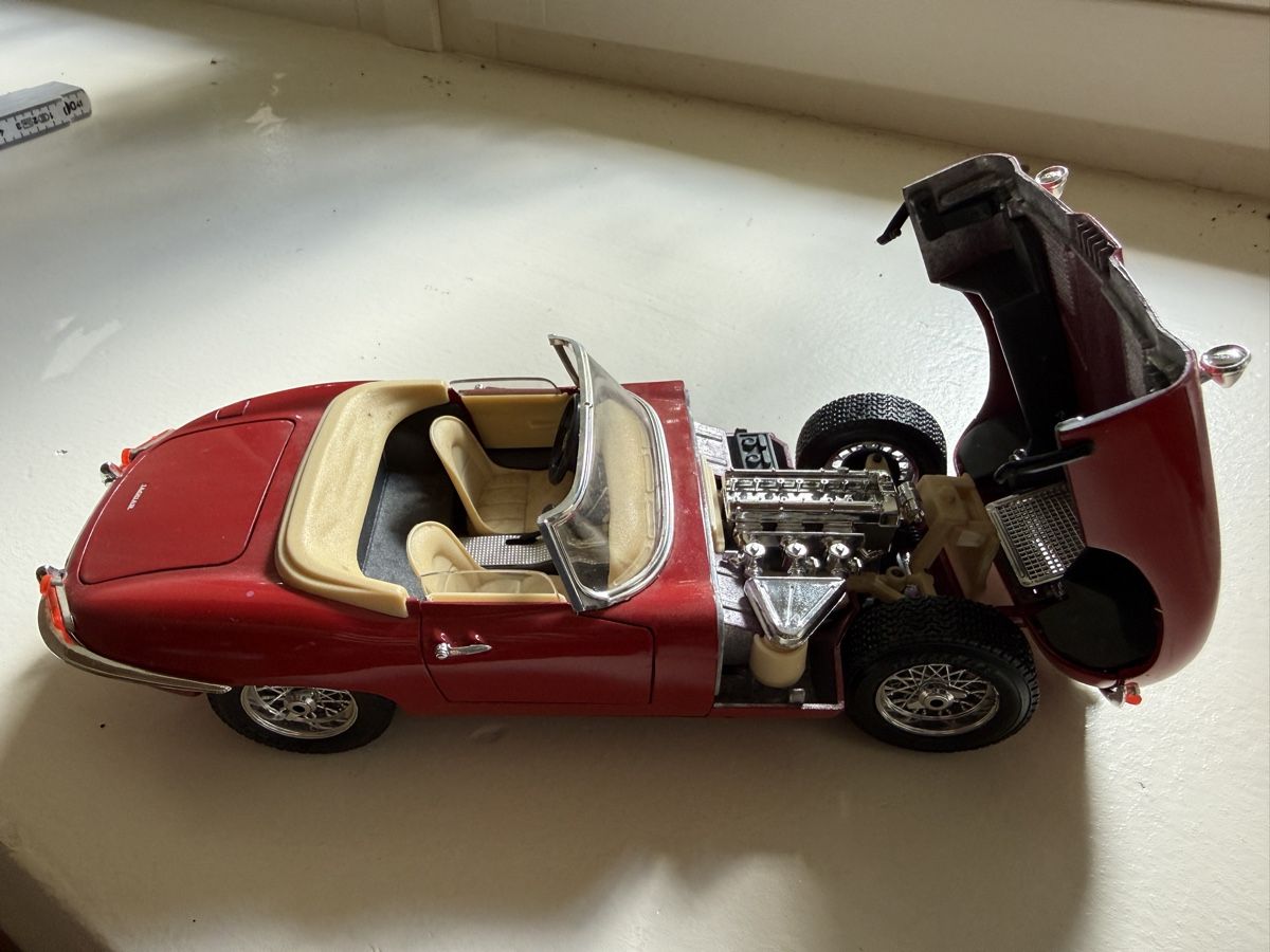 Jaguar Voitures modèles: Jaguar E-Type – D'occasion à Burgdorf par Jvan07 2