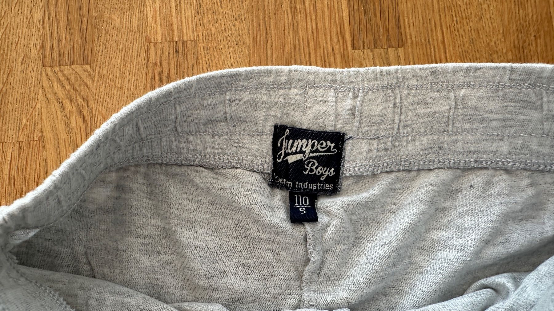 Hosen: Shorts grau Gr. 110 - leichter Stoff – Gebraucht aus Winterthur von Secondhand-Family 2