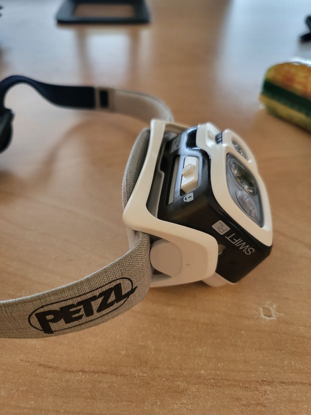Petzl Lampade: Stirnlampe: Petzel swift RL – Usato da Bern venduto da cla_ngp6 1