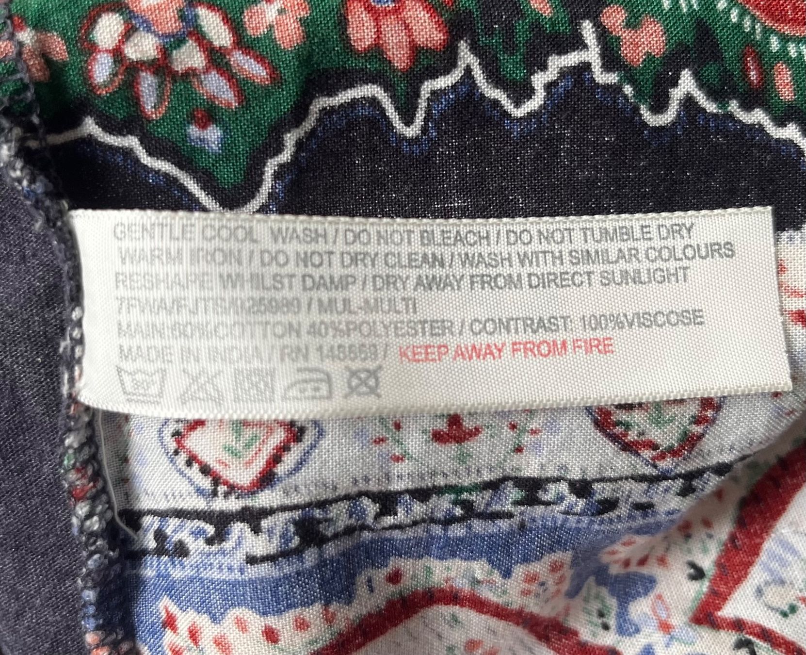 T-shirt: Ärmelloses Shirt gemustert Gr. 40 – Usato da Zürich venduto da anna_bananna 7
