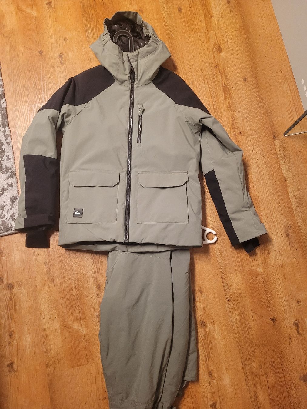 Quiksilver Lotti di vestiti: quicksilver gr 164 – Usato da Schalunen venduto da Sunneschiin09