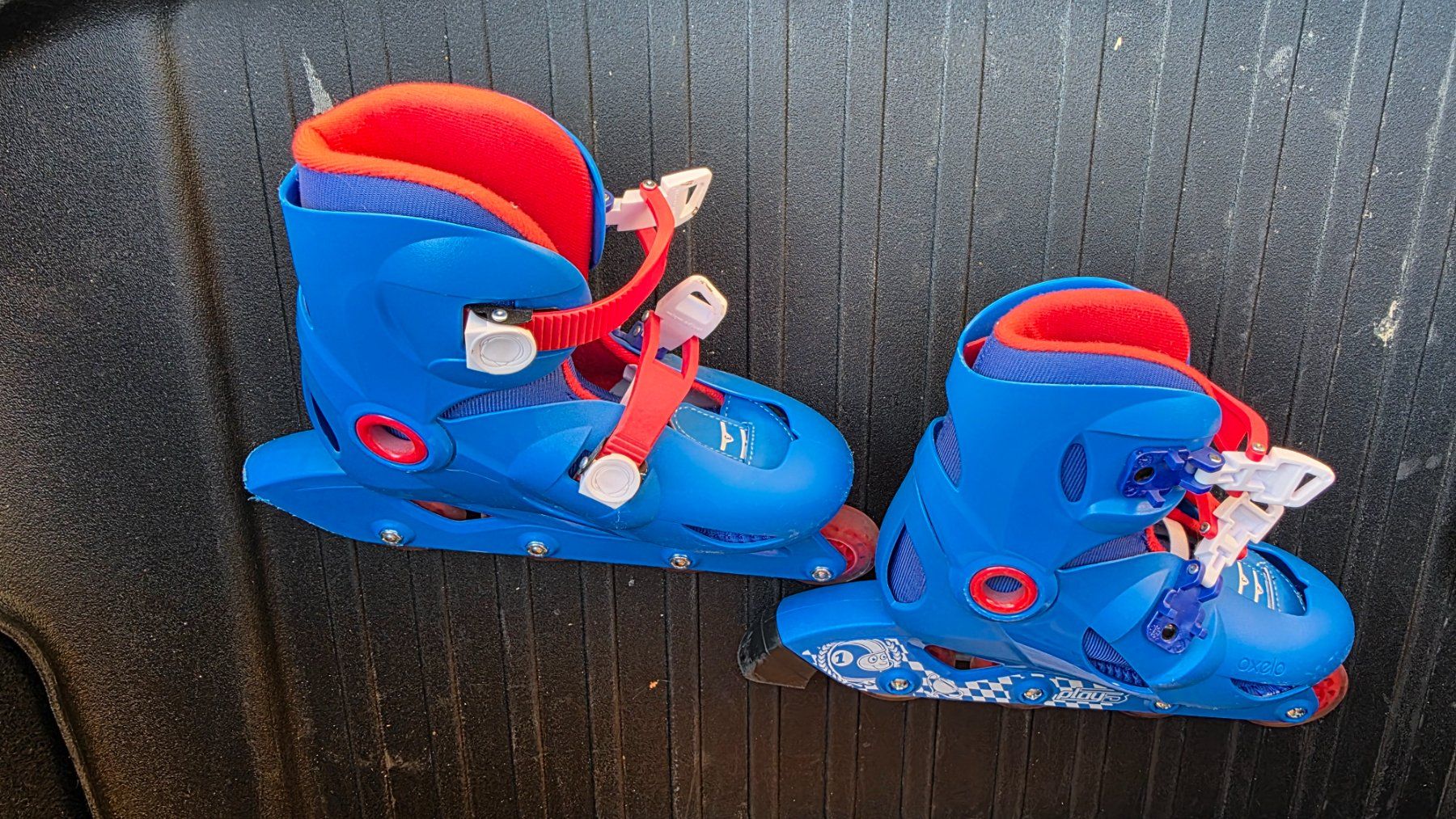 Oxelo Patins à roul. & inline: Patins à roulettes ajustables bleus taille 32-34 – D'occasion à Attalens par Mishanya
