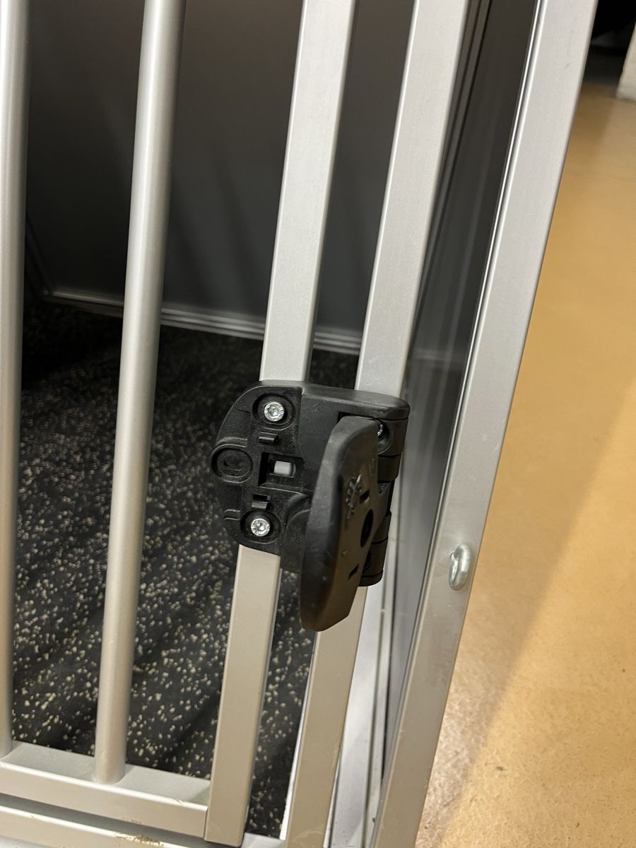 Gabbie, trasporto & Sicurezza: Hundetransportbox – Usato da Reigoldswil venduto da leonie.18 5