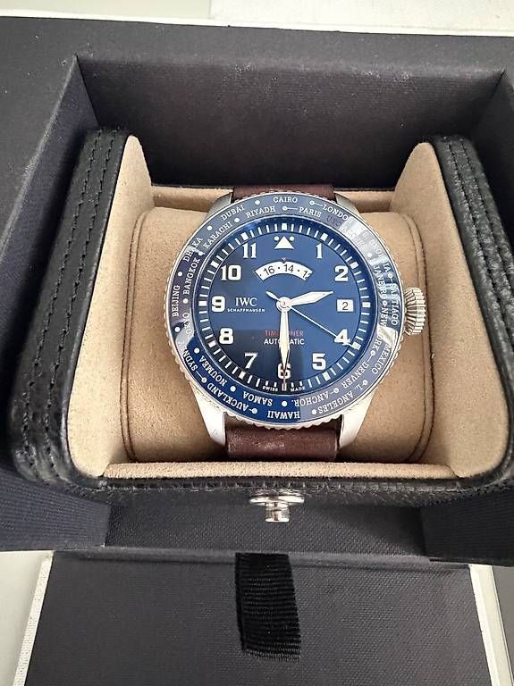 IWC Orologi: IWC Pilot Timezoner – Usato da Zürich venduto da timeio-swapwatch