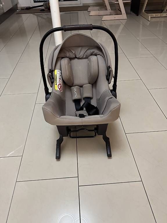 Seggiolini per auto: Babyschale – Usato da Domat/Ems venduto da nicomelli