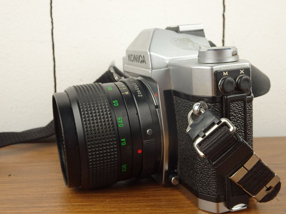 Kamera Konica Autoreflex T3 Vivitar 28mm 1:2 Wide Angle 4