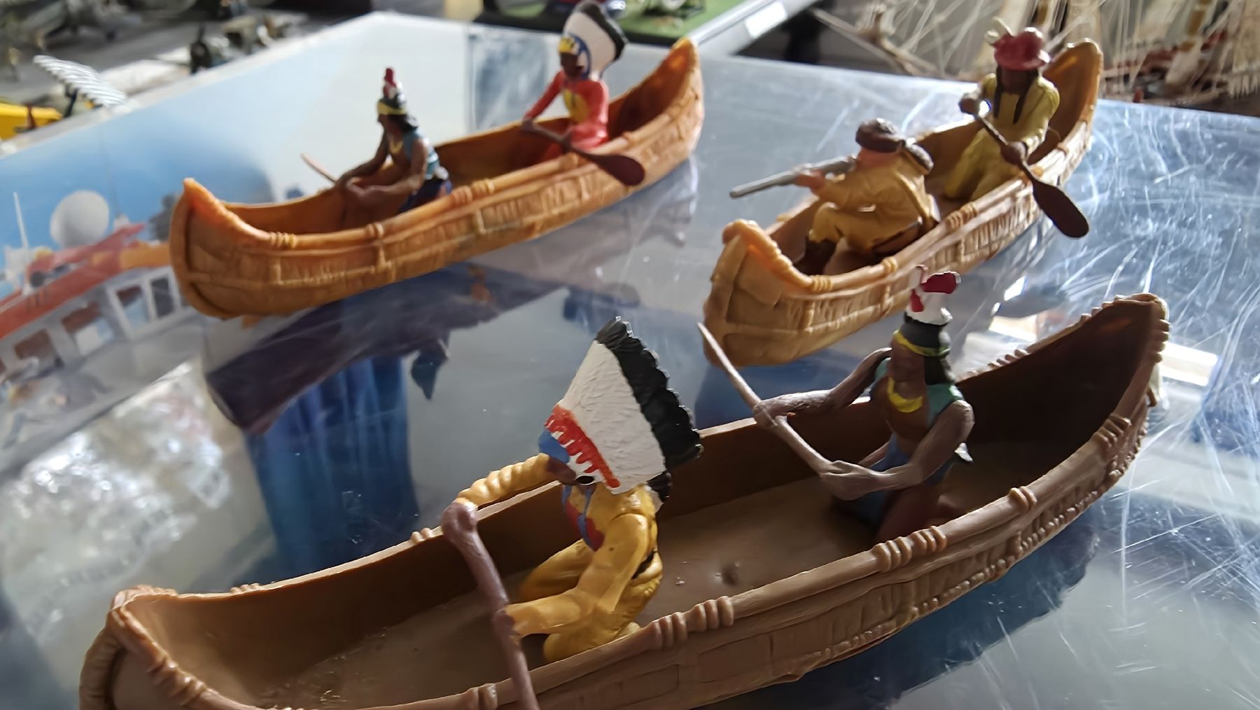 Britains Giocattoli: 3 Britains Trapper und Indianer kanus – Usato da Ettingen venduto da 1964erNachtzugfahrer 3