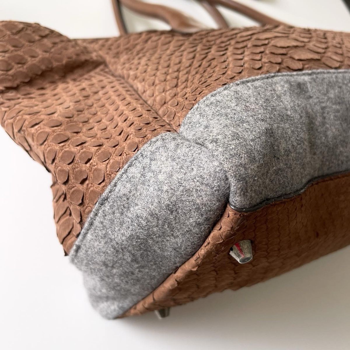 Brunello Cucinelli Sacs femmes: BRUNELLO CUCINELLI Python Leather Bag – Neuf (Voir description) à Emmen par Avviivva_Com2023 4