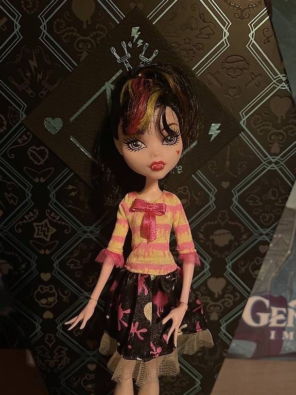 Statuette: Monster high Draculaura art class Puppe – Usato da Riggisberg venduto da km_ggn6 1