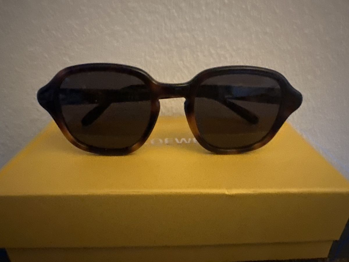 Loewe Occhiali & Lenti: Loewe Sunglasses LW40035I 52J Brown Tortoise Shell – Nuovo (secondo la descrizione) da Zürich venduto da Curated.Chapters 5