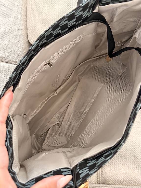 Borse da donna: Tasche schwarz – Usato da Kriens venduto da dajaxoxo 1