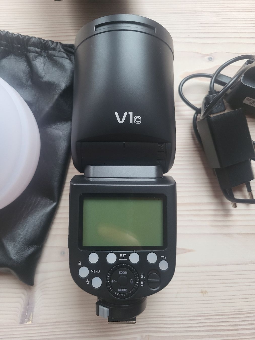 Godox Blitze: Godox V1 Canon mit Godox AK-R22 Diffusorkugel – Neu (gemäss Beschreibung) aus Madiswil von Brigitte550 3