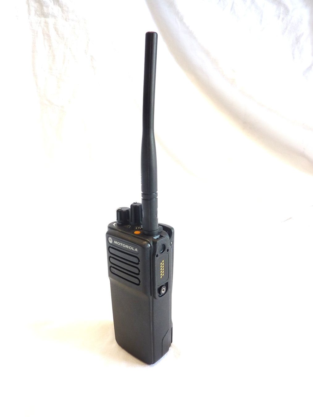 Motorola Technique de radiocom: Motorola DP4400e VHF – D'occasion à Schliern b. Köniz par Spidi02 2