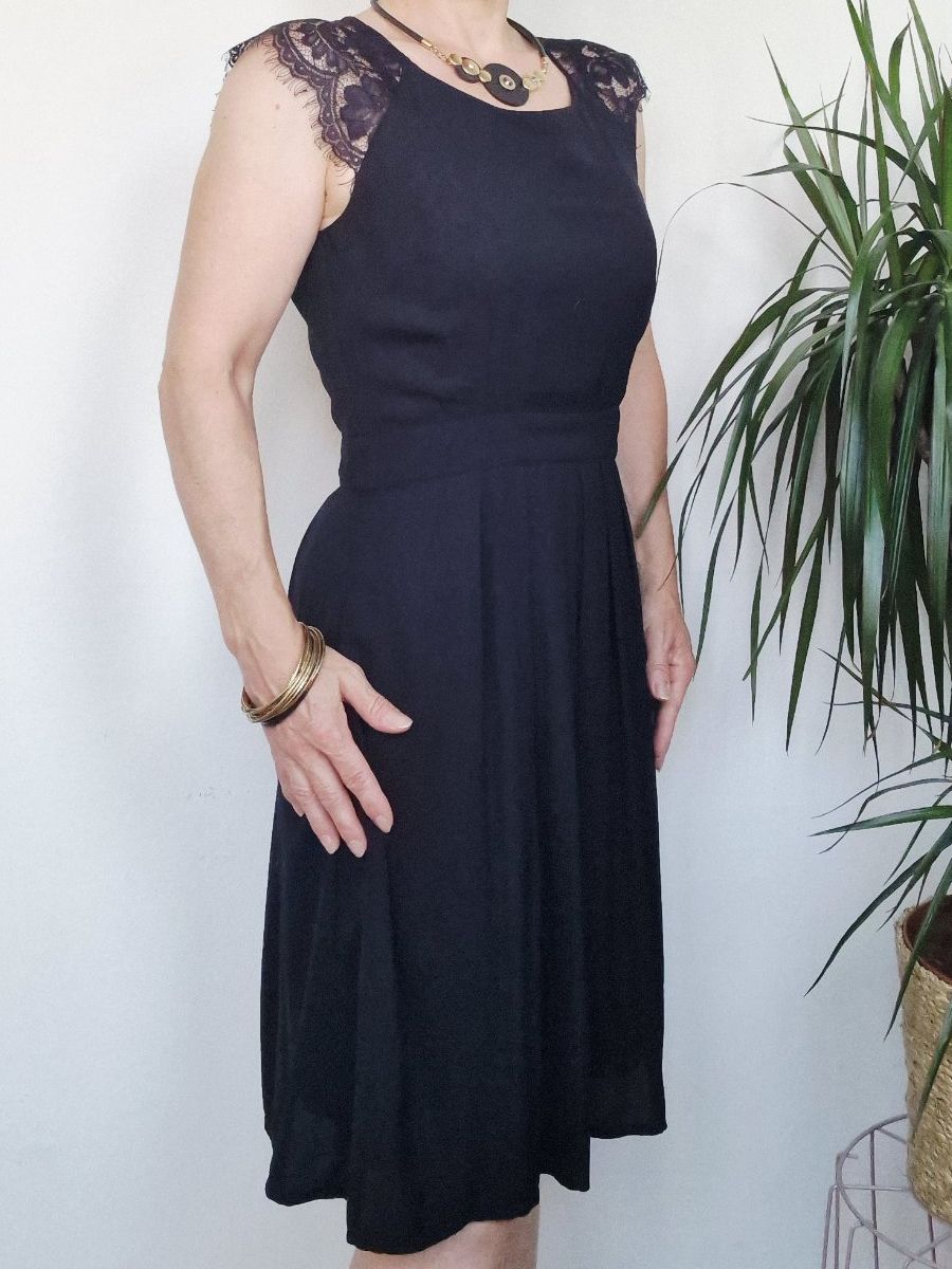 Kleider: Damen Kleid ABOUT YOU Gr. 36 Schwarz – Gebraucht aus Hallau von CHACLA