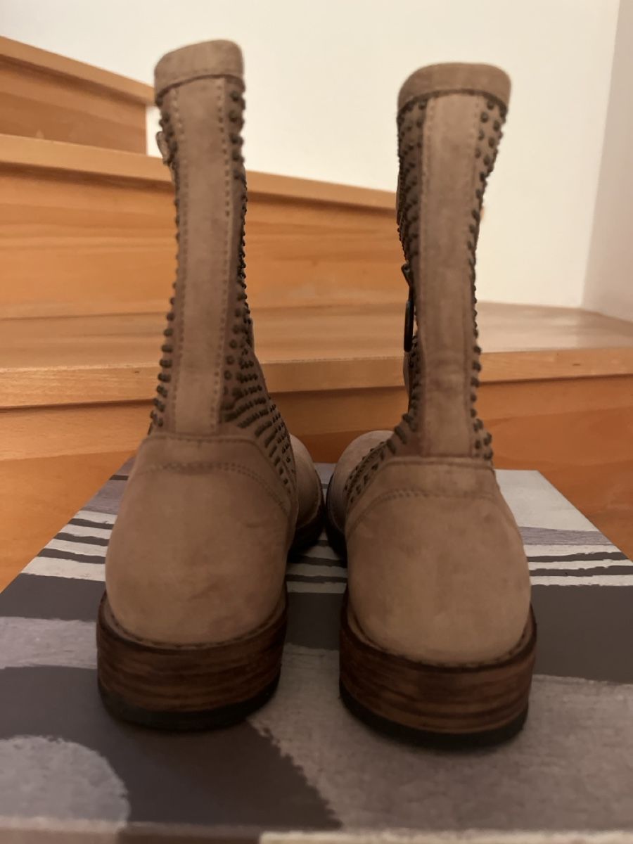 Scarpe da donna: Fiorentini + Baker beige Boots mit Nieten – Usato da Olten venduto da reja1965 2