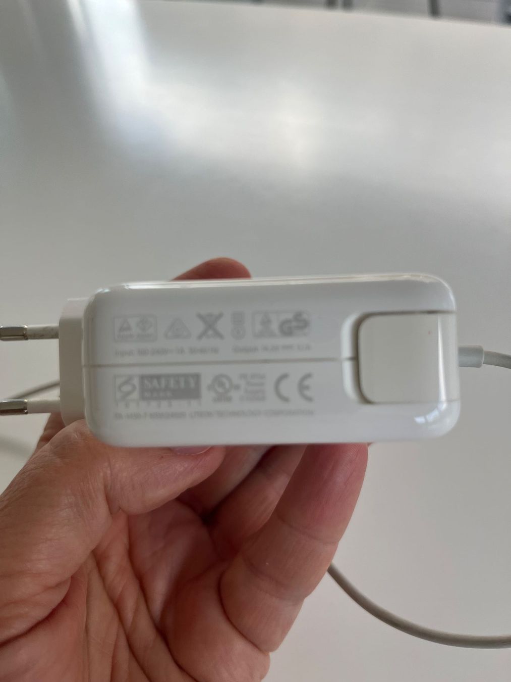 Apple Chargeur: Apple MagSafe Netzteil 45W gebraucht – D'occasion à Nidau par 4evilard 1