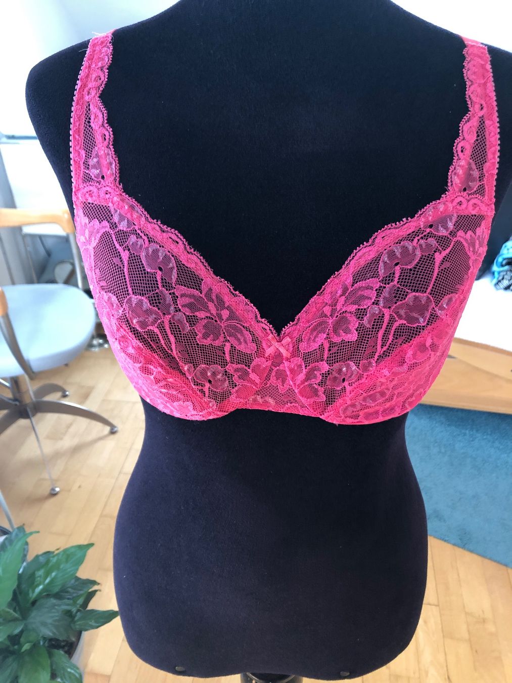Beldona Altra biancheria intima: Pink Spitzen-BH und Slip-Set, Gr. 75C/38 – Usato da Arlesheim venduto da leyRum4.5