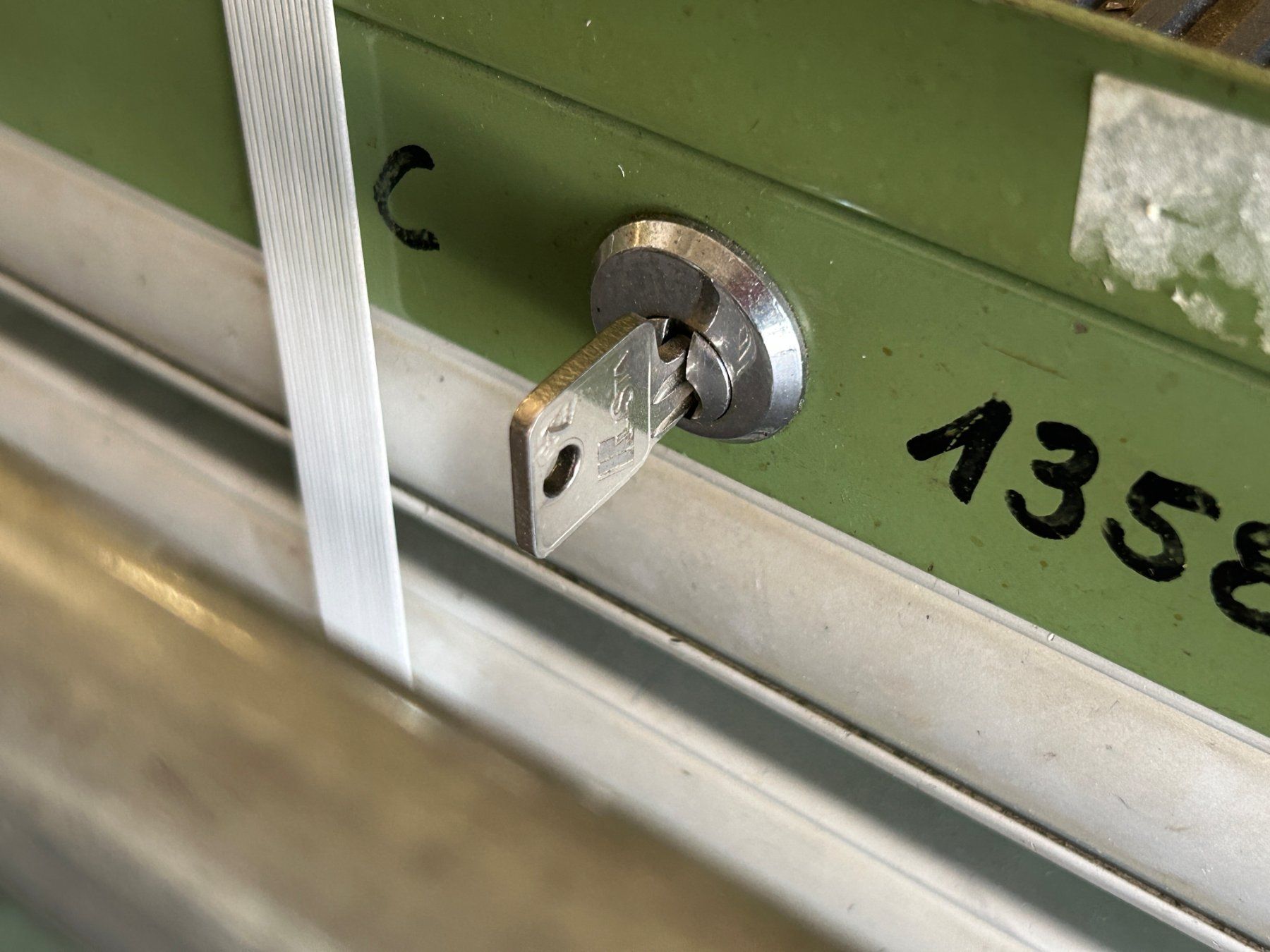 Lista Tutti gli attrezzi: 2 Stück LISTA Werkzeugwagen – Usato da Zofingen venduto da Maschinenfabrik 1
