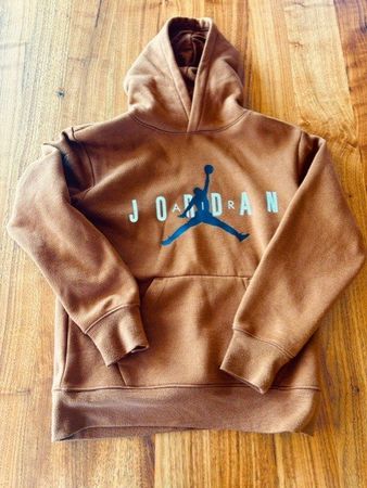 NIKE JORDAN Hoodie camel in Grösse M (Kinder) entspricht 152