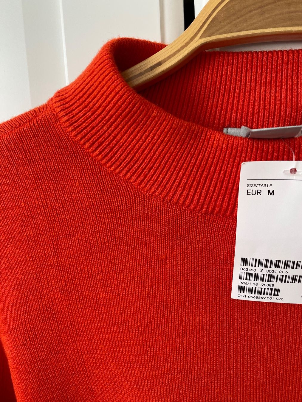 H&M Maglioni & Felpe: Neu mit Etikette - Pullover von H&M, g. M, orange – Nuovo e nell'imballaggio originale da Zürich venduto da ZuriShrek 2