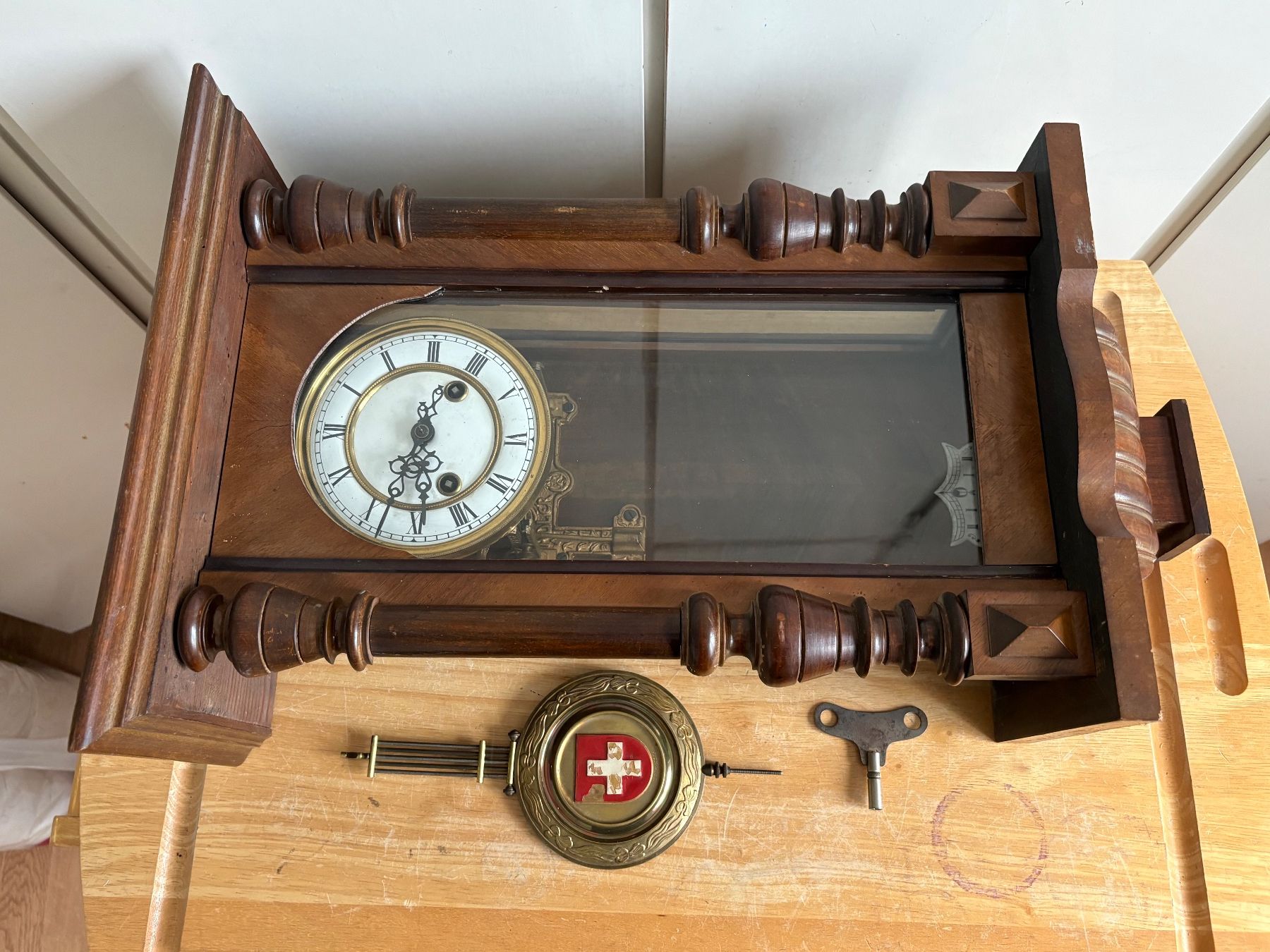 Orologi: Antike Wanduhr mit Schweizer Motiv – Usato da Frick venduto da Rukki 4