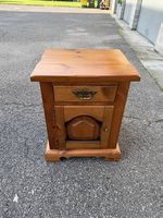 Comodini in legno massiccio