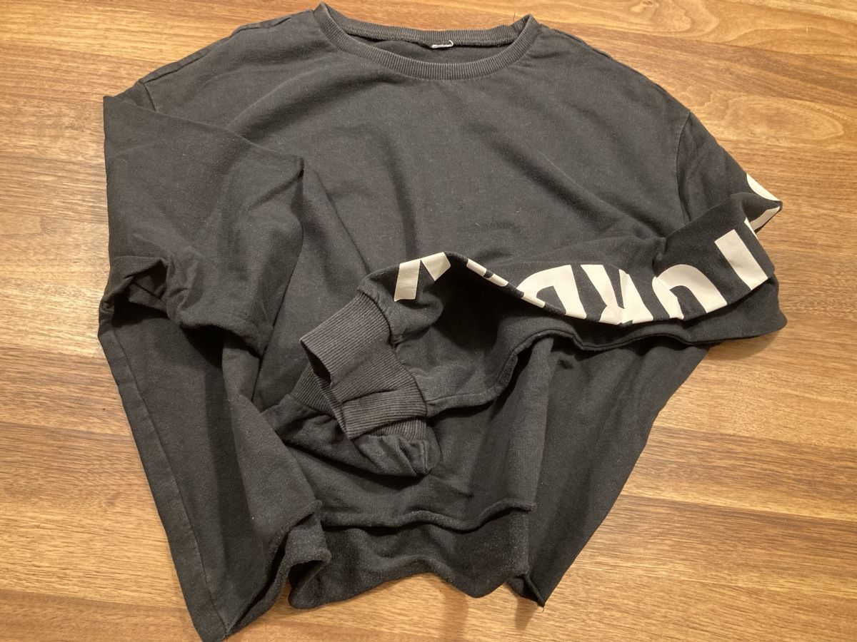 Pullover & Sweatshirts: Schwarzer Pulli Gr M – Gebraucht aus Kesswil von Branca-01 3