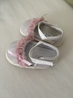 Girls shoes size 17. Pretty🎀