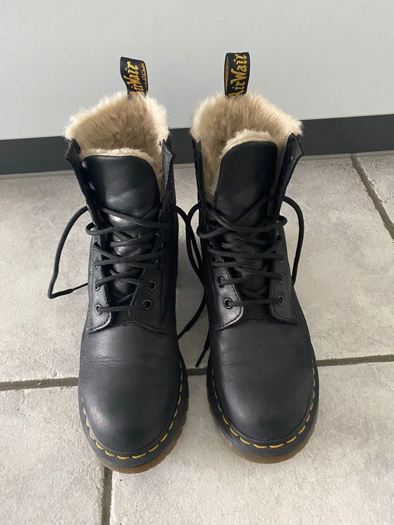Elegantes Dr Martens Fell Ebenbild