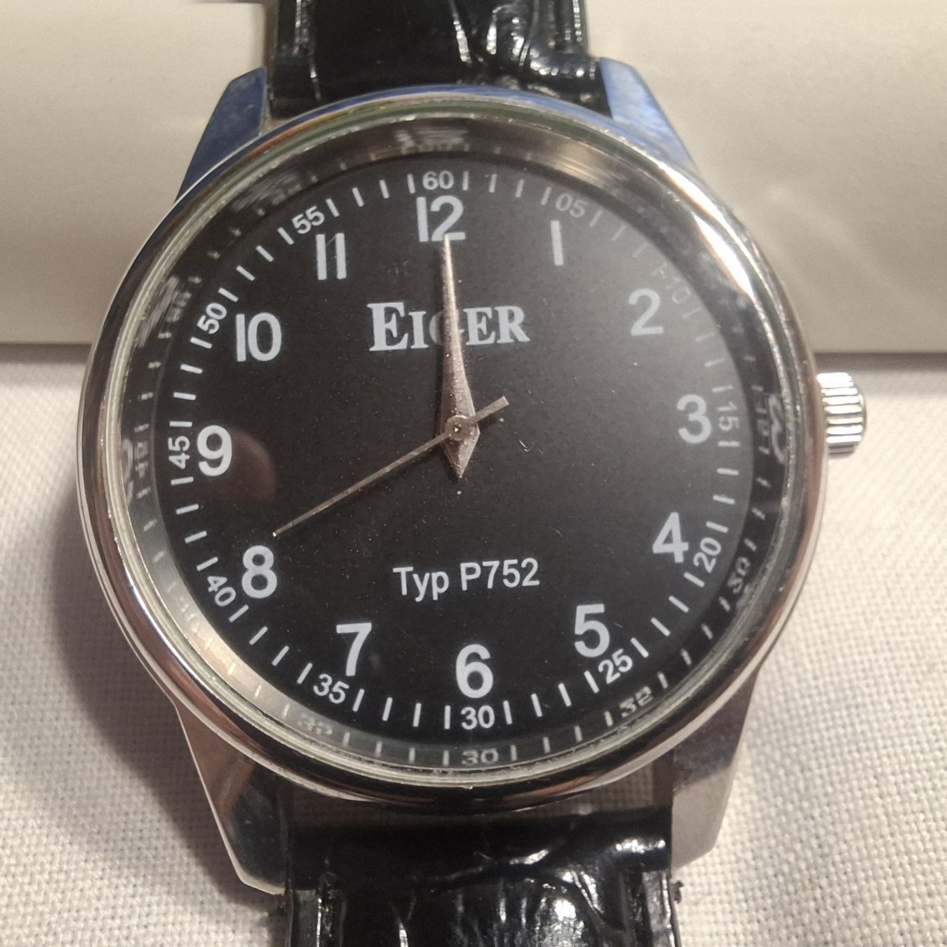 Eiger Orologi: Eiger Typ P752 Herrenuhr – Difettoso da Nürensdorf venduto da DANG3REUX