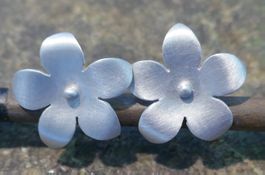 Ohrstecker Blume in Silber 925