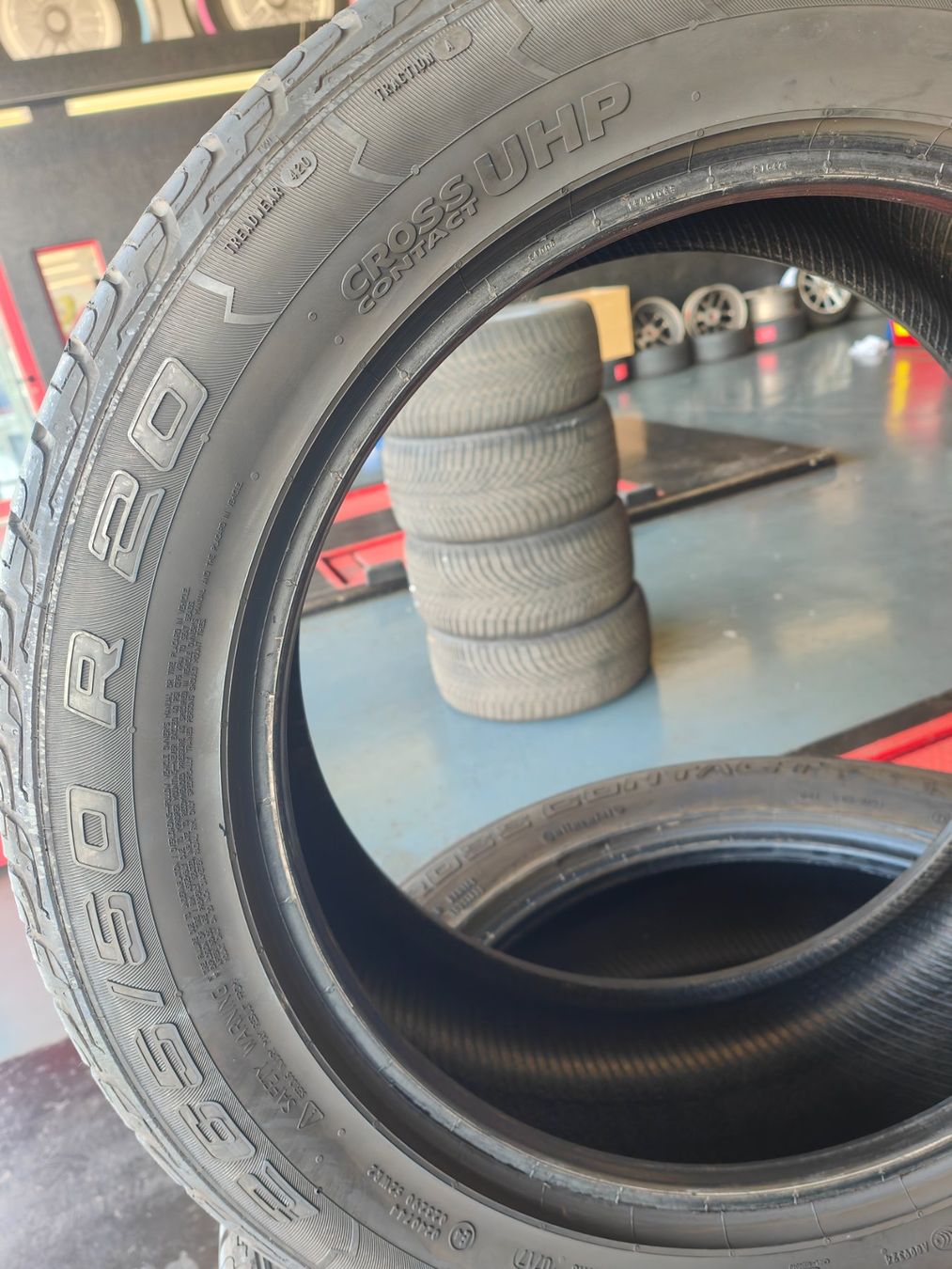 Continental Pneumatici & Ruote complete: 265/50 R20 Sommerreifen – Usato da Oberengstringen venduto da Reifen-Lagerverkauf 4