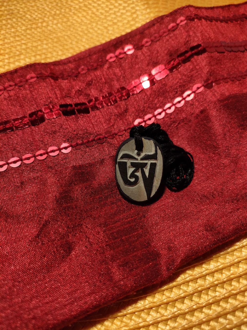 Ketten: Nepal Om Buddha Halskette – Neu und originalverpackt aus Triesenberg von feinerli 1