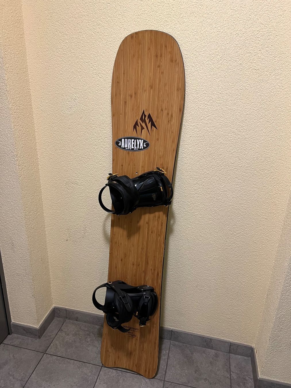 Jones Board: Snowboard avec fixations – Usato da Conthey venduto da Mcaloz 3