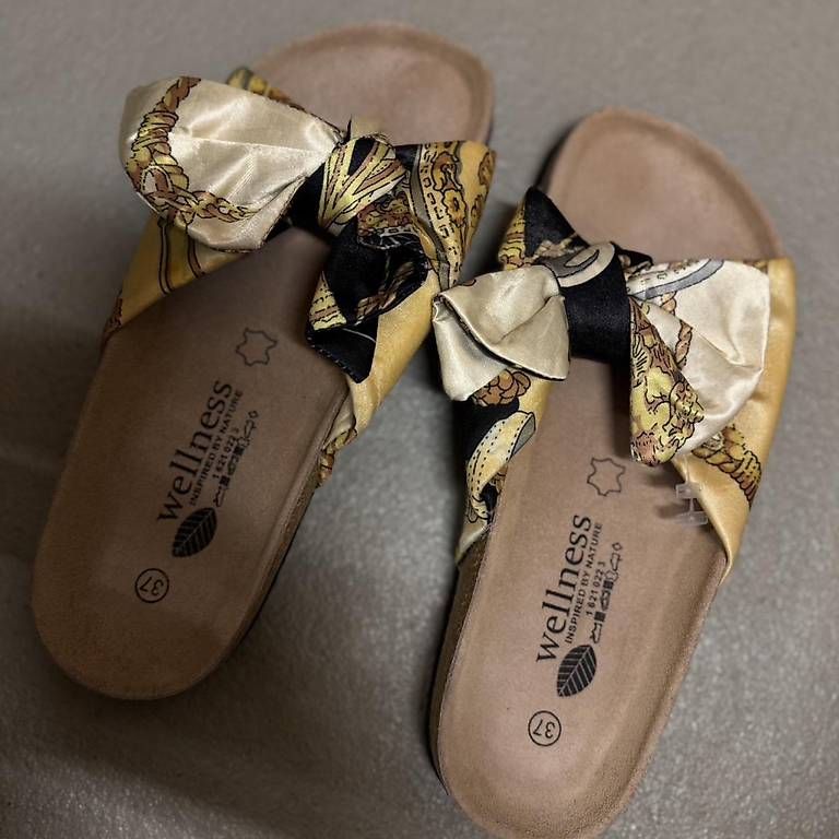 Chaussures femmes: Neue Ledersandalen – D'occasion à Cham par VStore