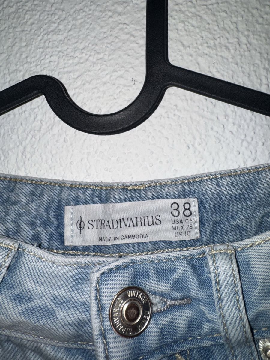 Stradivarius Jeans: Shorts – Usato da Effretikon venduto da ajl_rwt5 2