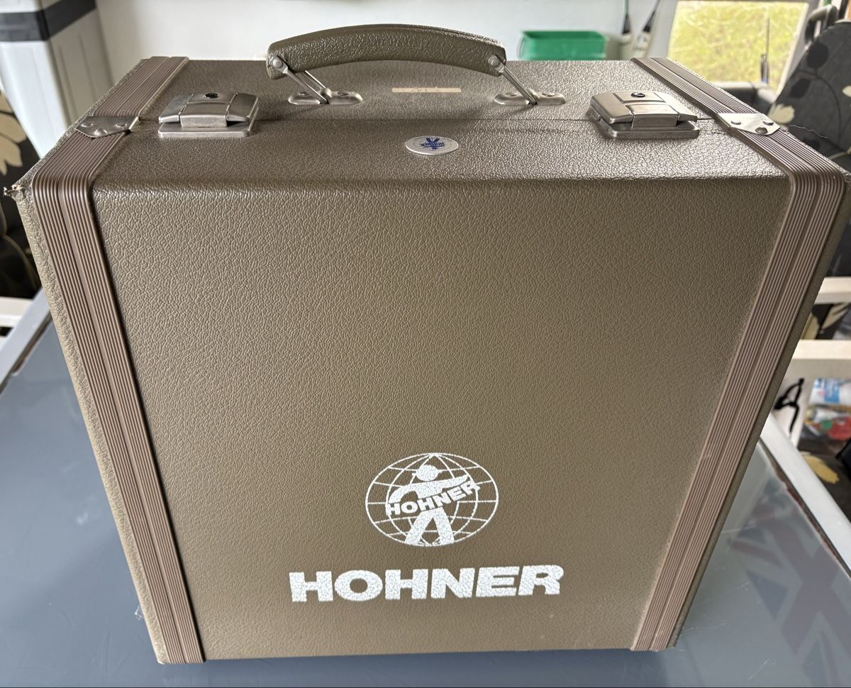 Hohner Strumenti musicali: Akkordeon Hohner Norma IV DE LUXE – Usato da Frauenfeld venduto da stonefishstony 6