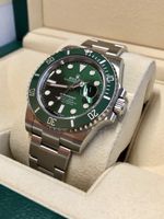 Hulk - Rolex Submariner Date Green 41mm 116610LV