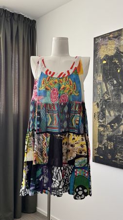 Kleid 100% Bawnwolle Grösse S/M neuwertig ohne Etikett