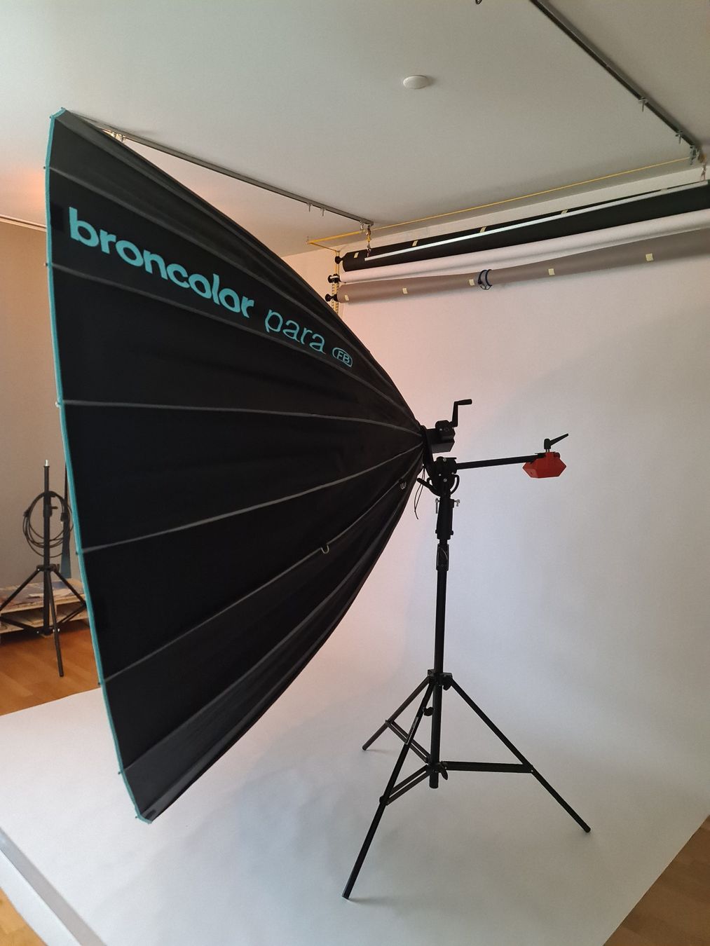 Broncolor Flashs: Broncolor Para FB 220 Reflektor Schirm – D'occasion à Hedingen par yuki8908 1