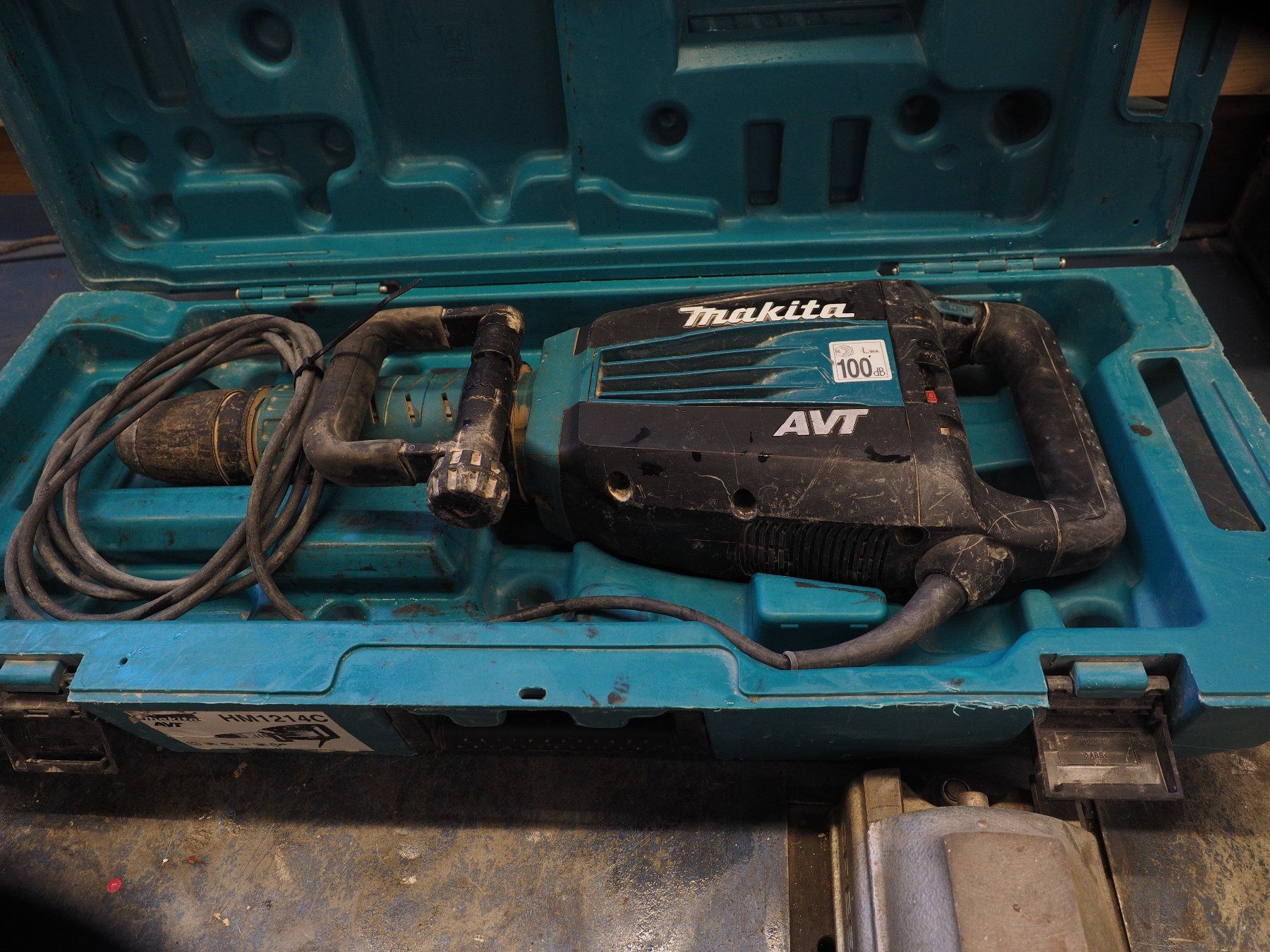 Makita Alle Maschinen: Spitzhammer – Gebraucht aus Arboldswil von Alexis46