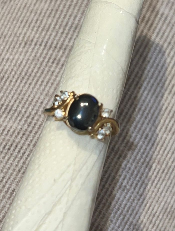 Ringe: Eleganter Damenring mit dunkler Perle, 16mm – Gebraucht aus Basel von Tierschutz-Flohmi 2