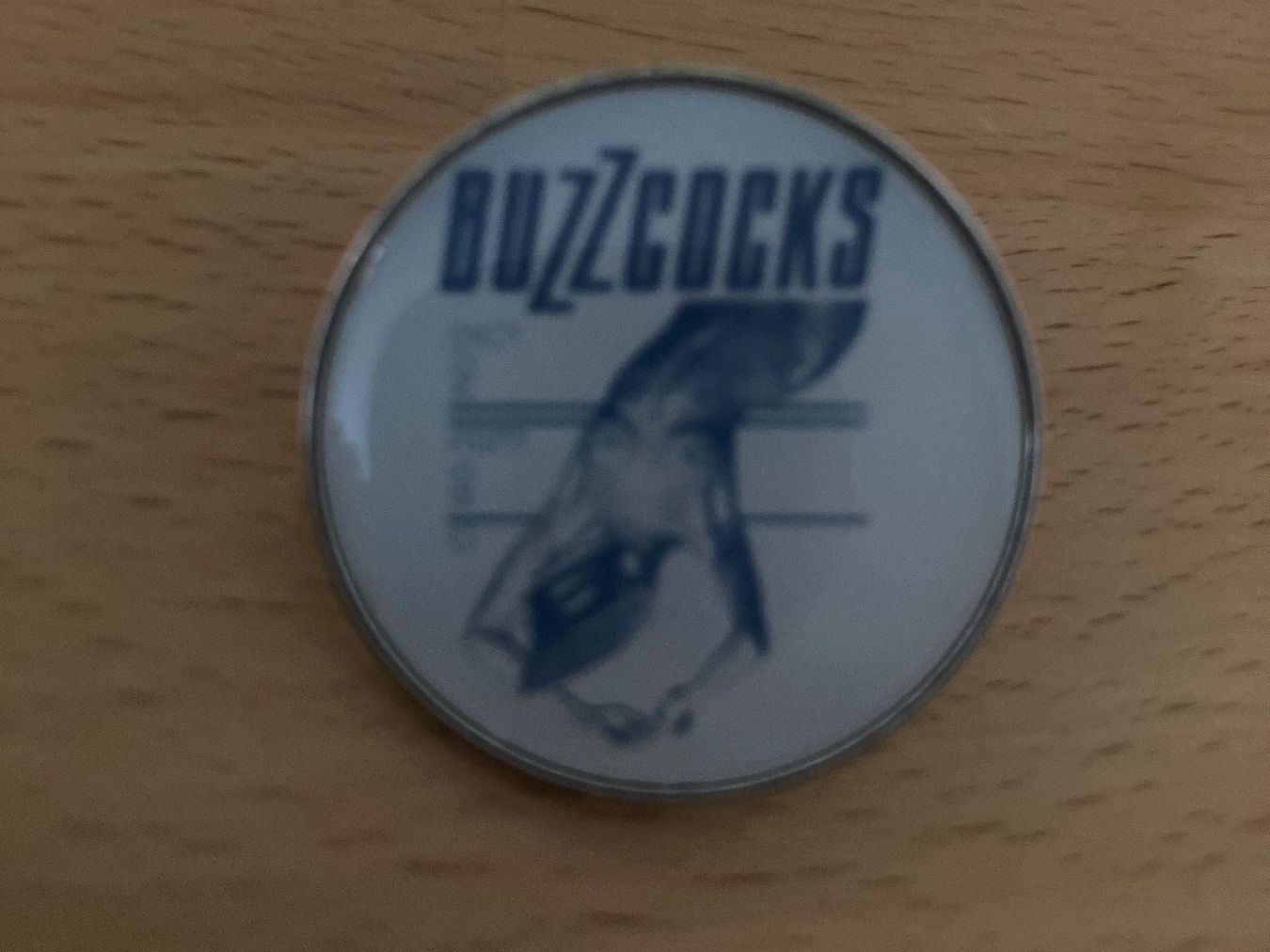 Spille & Fermagli: Buzzcocks Pin Anstecker Punk Metal Rock Band – Nuovo (secondo la descrizione) da Horn venduto da abutre72