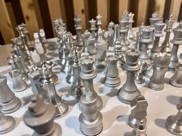 Handgedrehte Schachfiguren aus Alu - Unikate / Designobjekte