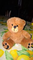Süsser Teddybär sucht neues Zuhause