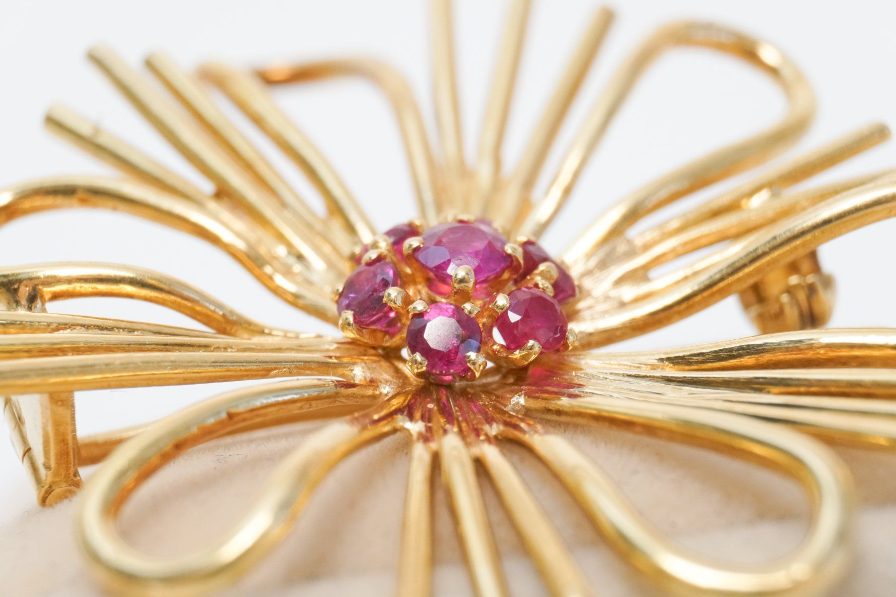 Spille & Fermagli: Broche en Or 18 carats / 750 - rubis – Usato da Bogis-Bossey venduto da VNT-GE.ch 8